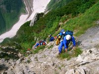 高度感あふれる源次郎を行く